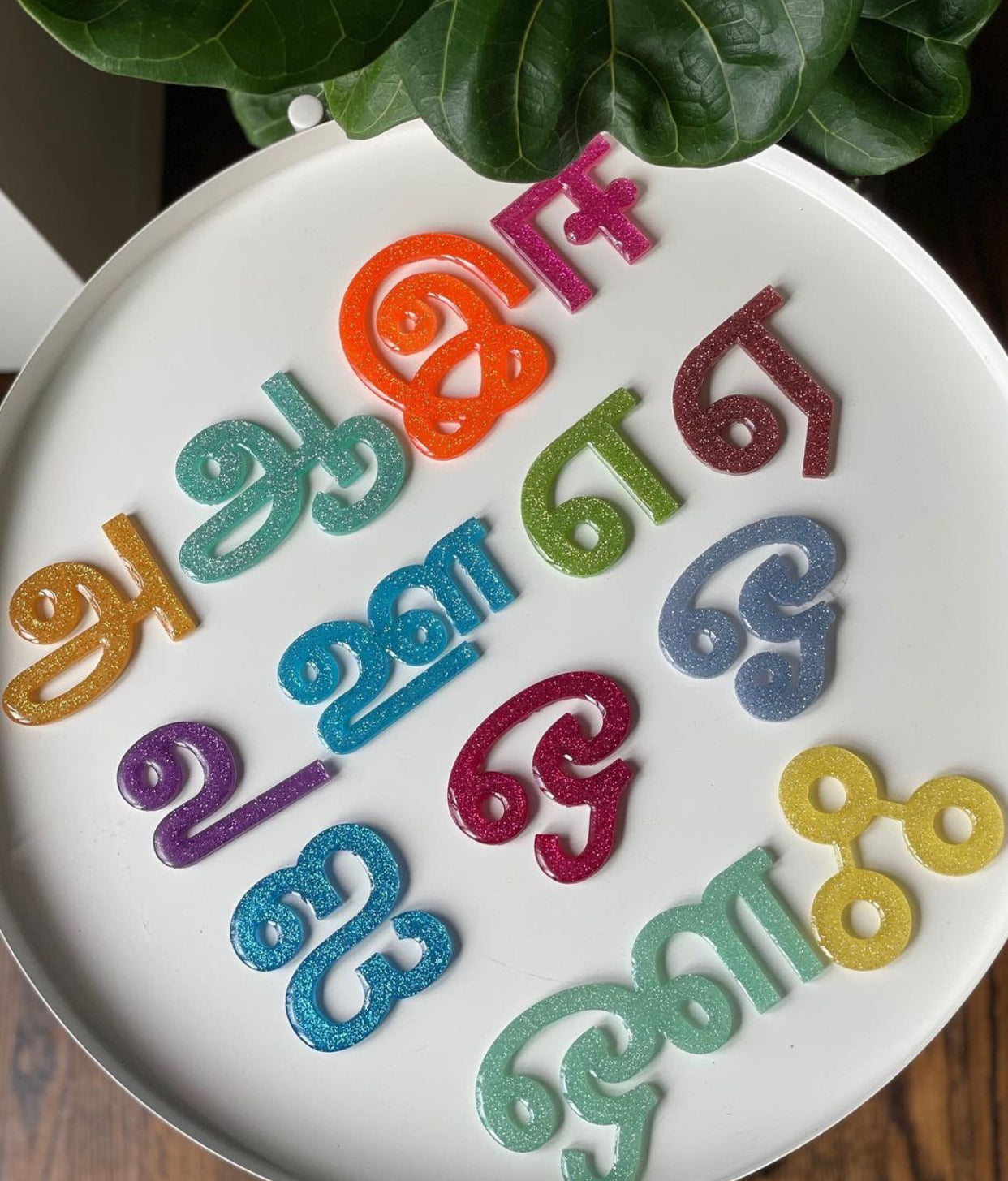 Resin Tamil Vowel letters- Glitter set